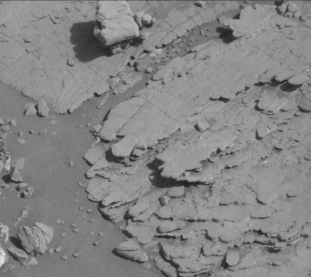 Sol 2492: Mast Camera (Mastcam)