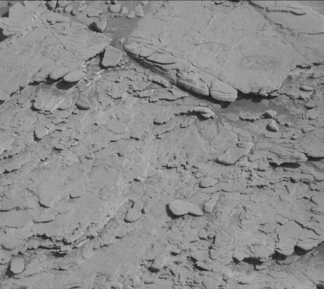 Sol 2492: Mast Camera (Mastcam)