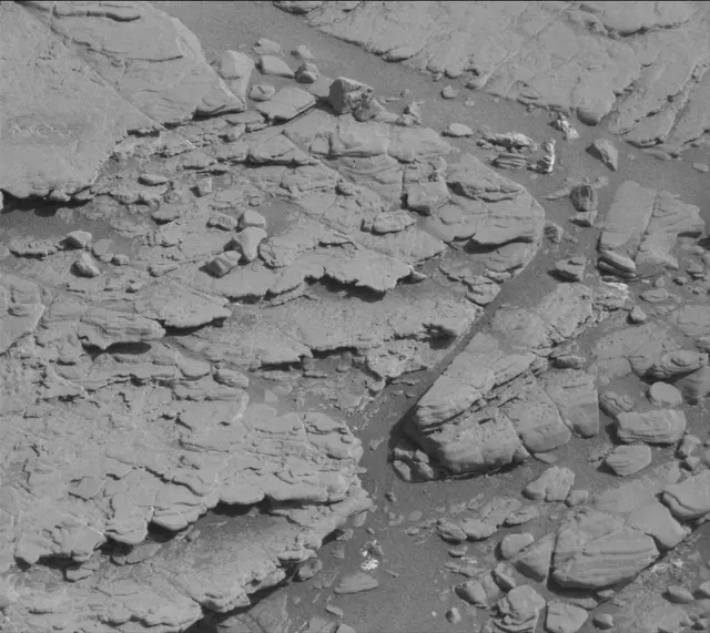 Sol 2492: Mast Camera (Mastcam)