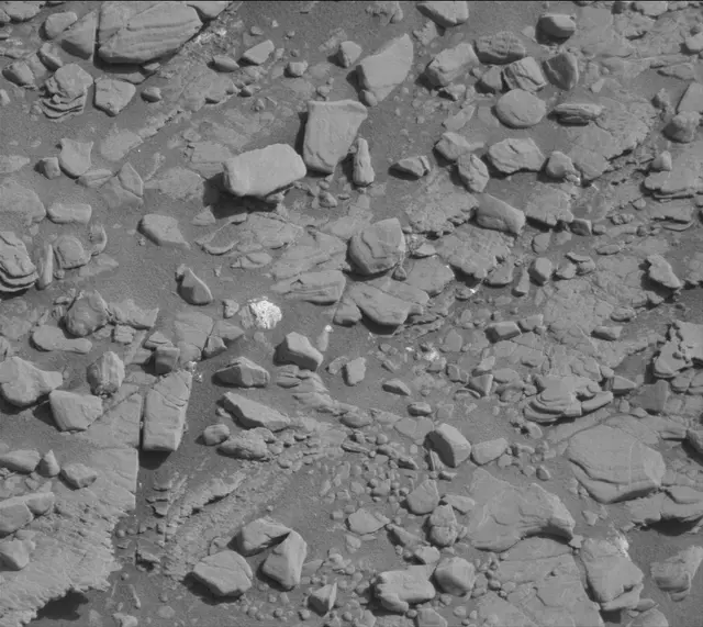 Sol 2492: Mast Camera (Mastcam)