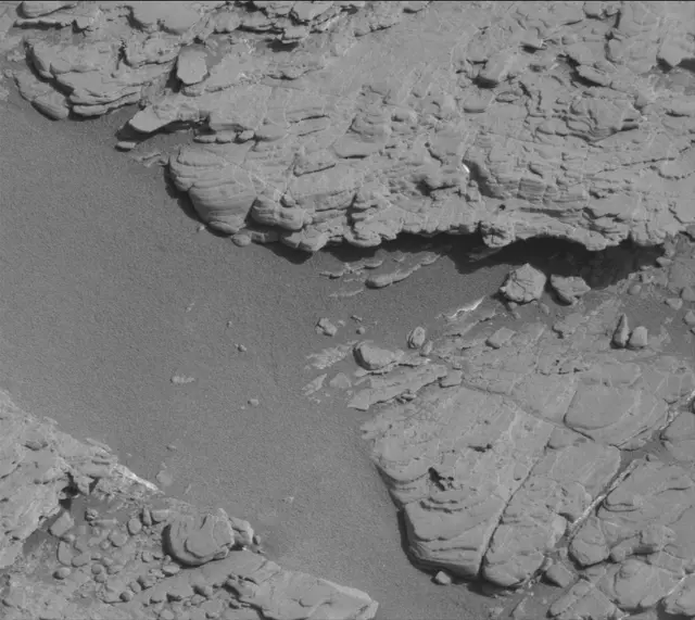 Sol 2492: Mast Camera (Mastcam)