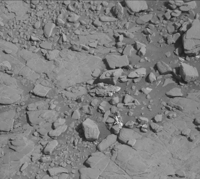 Sol 2492: Mast Camera (Mastcam)