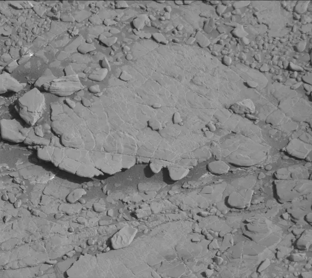 Sol 2492: Mast Camera (Mastcam)