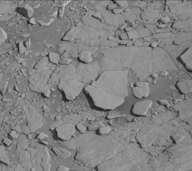 Sol 2492: Mast Camera (Mastcam)