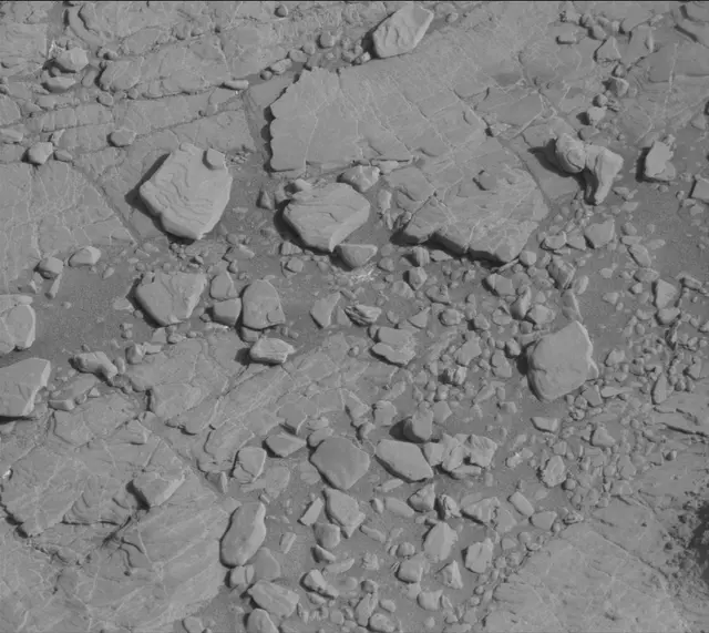 Sol 2492: Mast Camera (Mastcam)