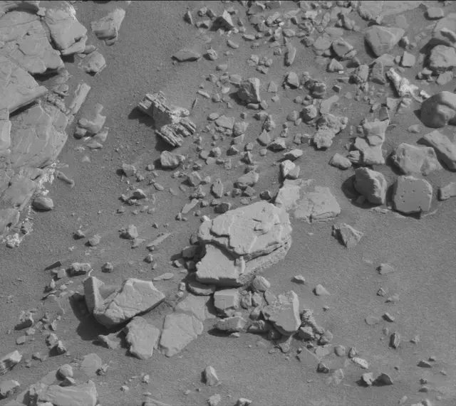 Sol 2492: Mast Camera (Mastcam)