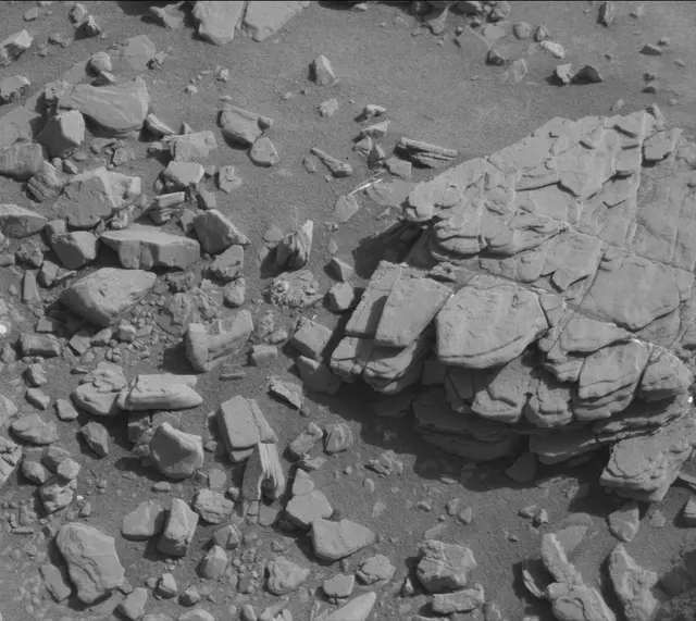 Sol 2492: Mast Camera (Mastcam)