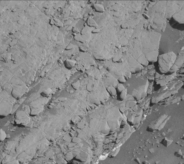 Sol 2492: Mast Camera (Mastcam)