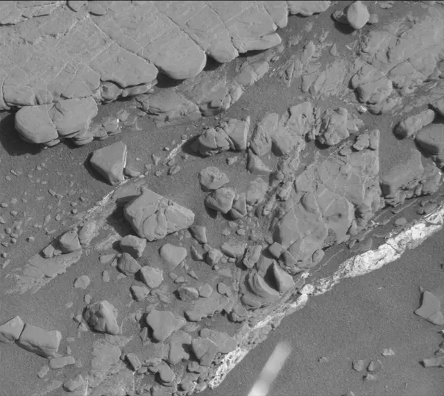 Sol 2492: Mast Camera (Mastcam)