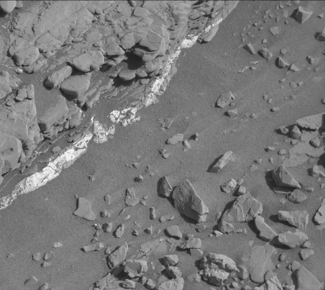 Sol 2492: Mast Camera (Mastcam)