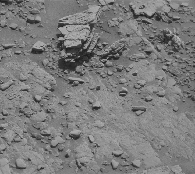 Sol 2492: Mast Camera (Mastcam)