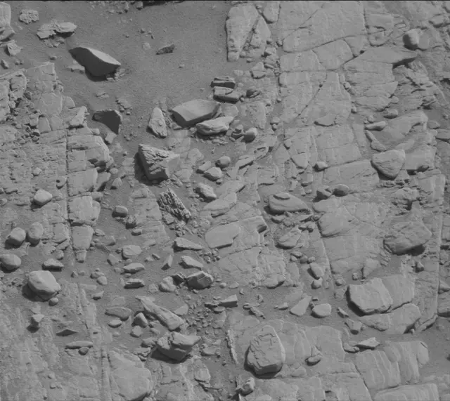 Sol 2492: Mast Camera (Mastcam)