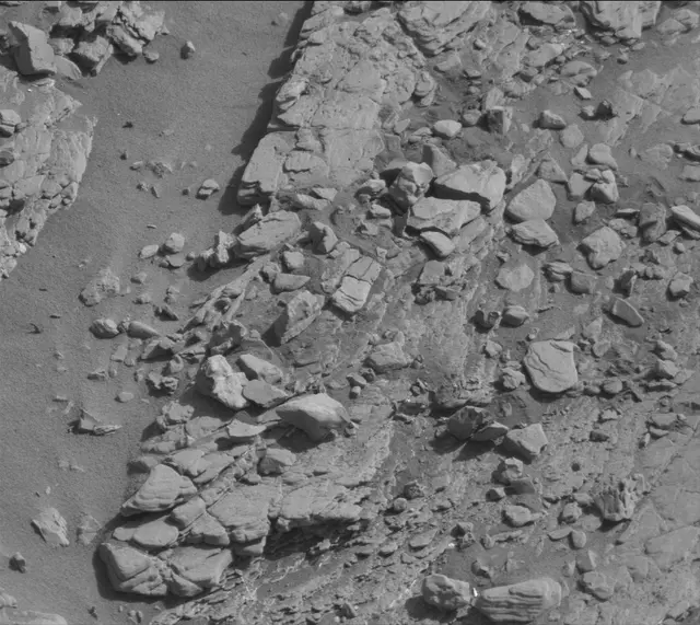 Sol 2492: Mast Camera (Mastcam)