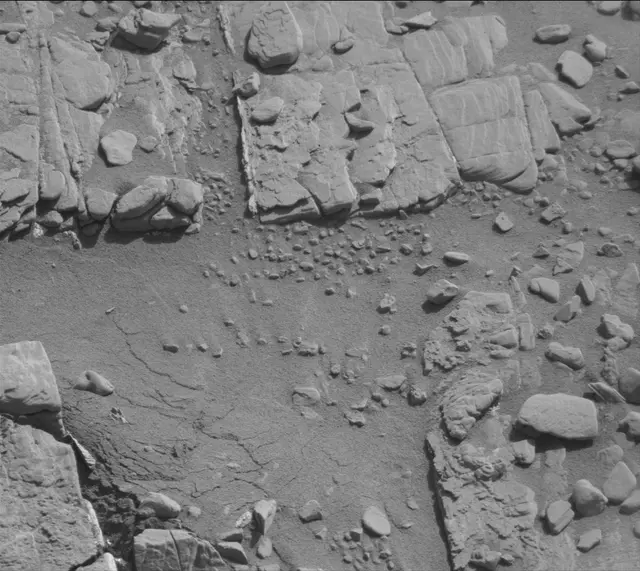 Sol 2492: Mast Camera (Mastcam)