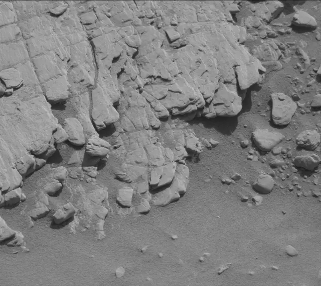 Sol 2492: Mast Camera (Mastcam)