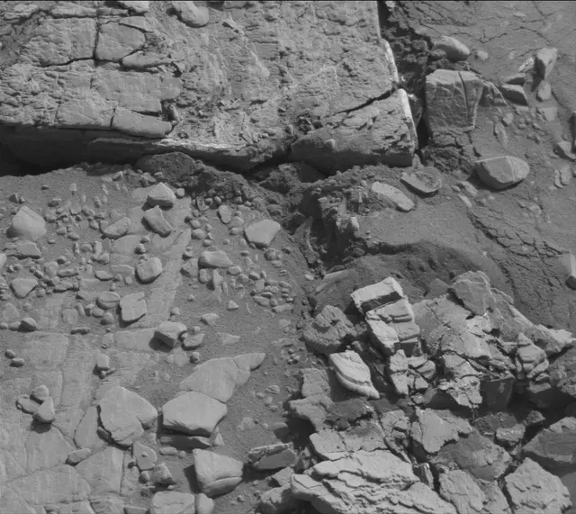 Sol 2492: Mast Camera (Mastcam)