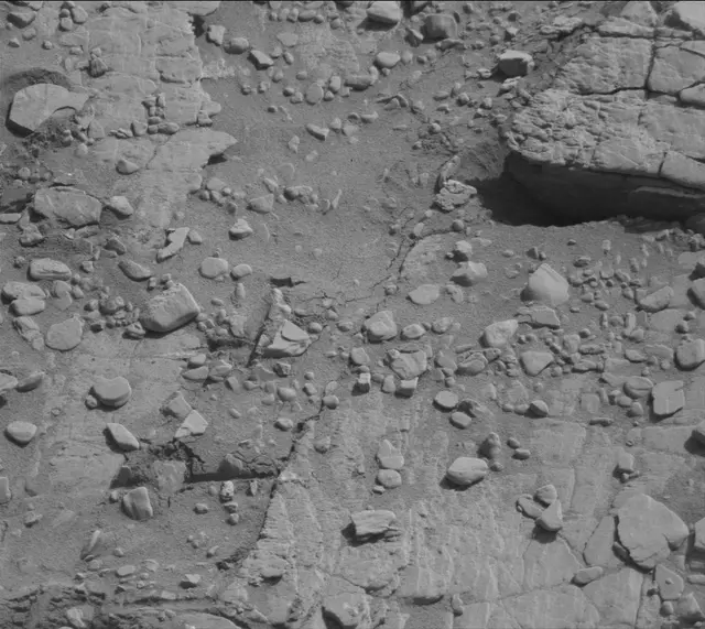 Sol 2492: Mast Camera (Mastcam)