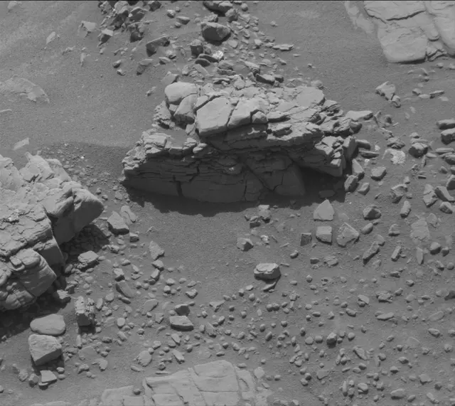Sol 2495: Mast Camera (Mastcam)