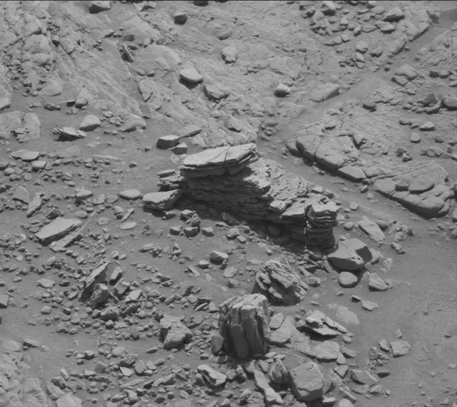 Sol 2503: Mast Camera (Mastcam)