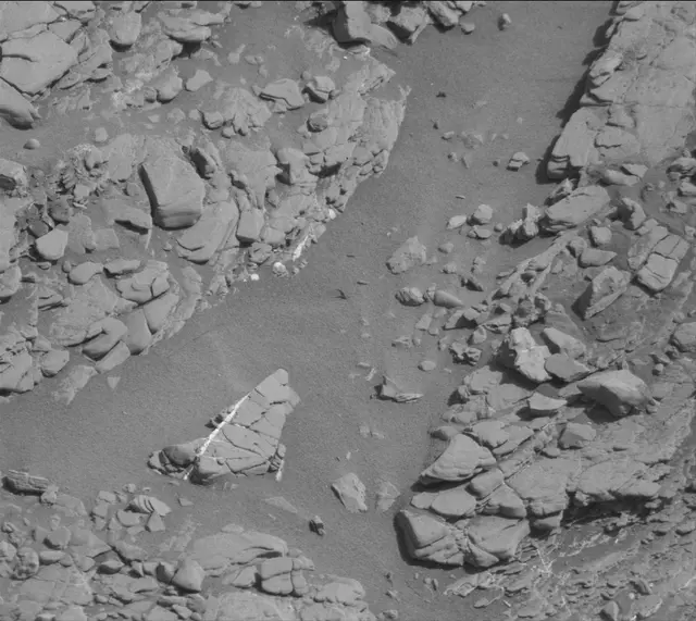 Sol 2504: Mast Camera (Mastcam)