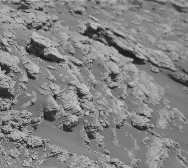 Sol 2523: Mast Camera (Mastcam)
