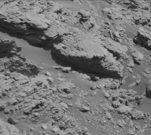 Sol 2523: Mast Camera (Mastcam)