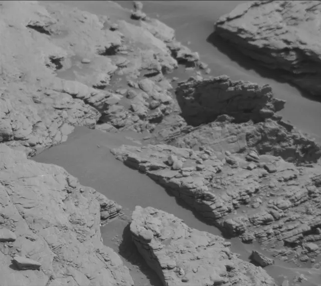 Sol 2523: Mast Camera (Mastcam)