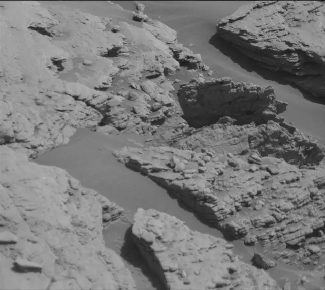 Sol 2523: Mast Camera (Mastcam)