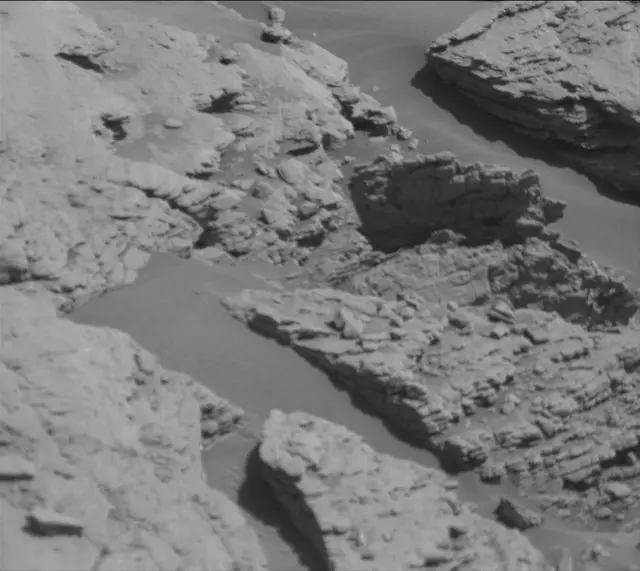 Sol 2523: Mast Camera (Mastcam)