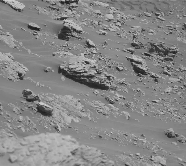Sol 2523: Mast Camera (Mastcam)