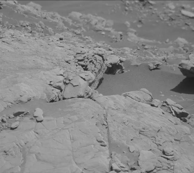 Sol 2523: Mast Camera (Mastcam)