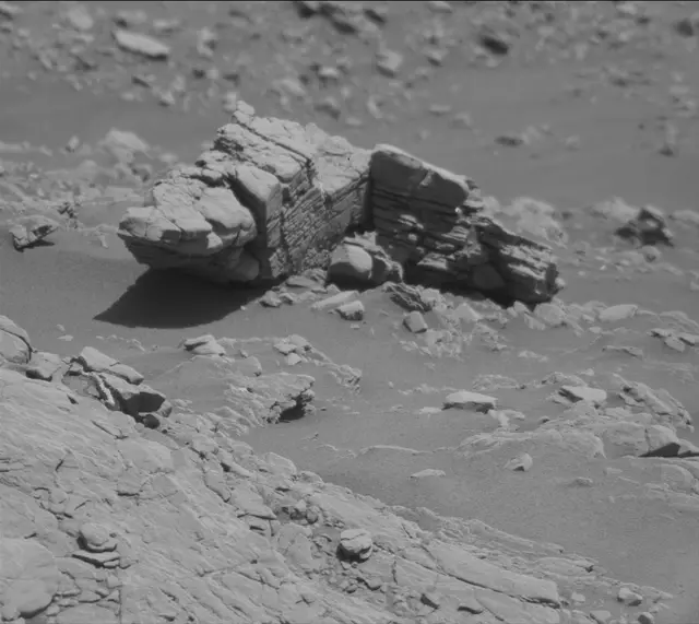 Sol 2523: Mast Camera (Mastcam)