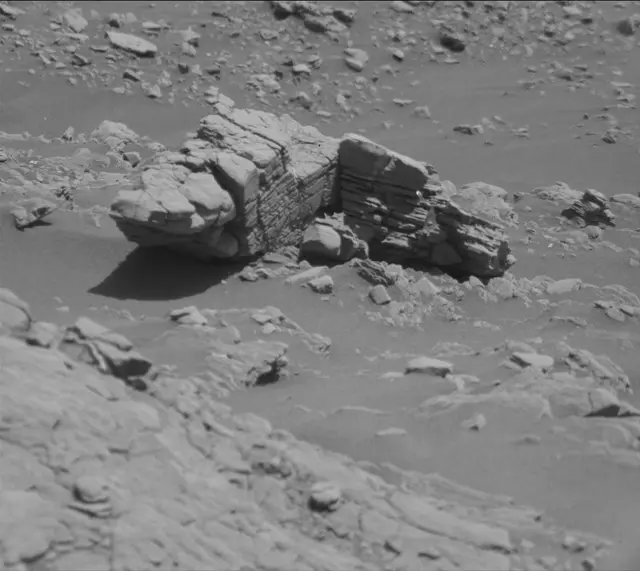 Sol 2523: Mast Camera (Mastcam)