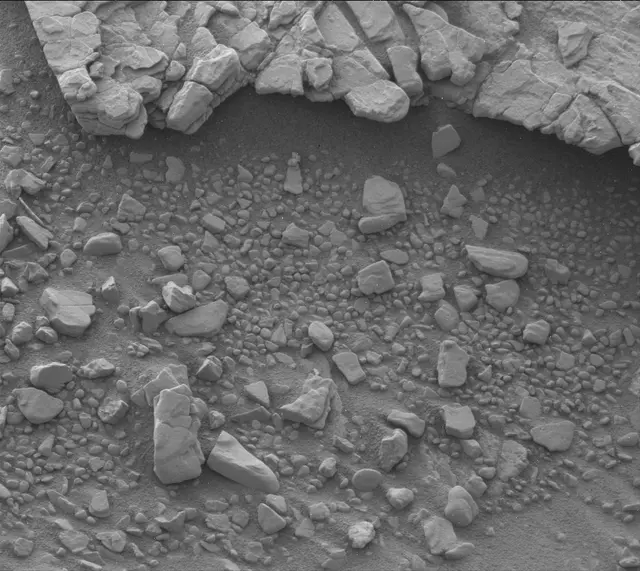 Sol 2523: Mast Camera (Mastcam)