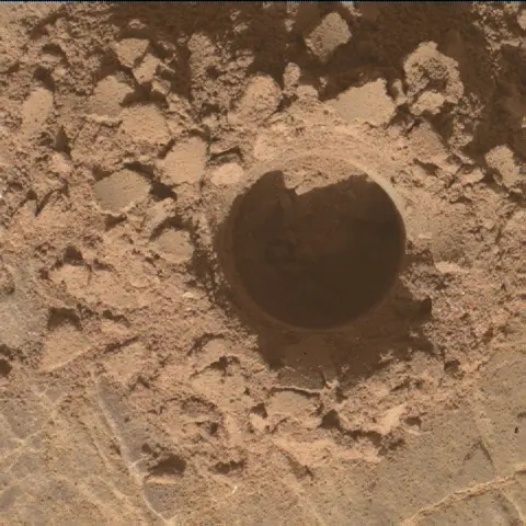Sol 2523: Mars Hand Lens Imager (MAHLI)