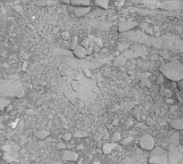 Sol 2526: Mast Camera (Mastcam)