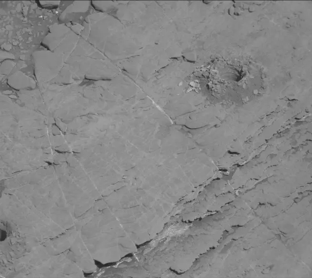 Sol 2528: Mast Camera (Mastcam)