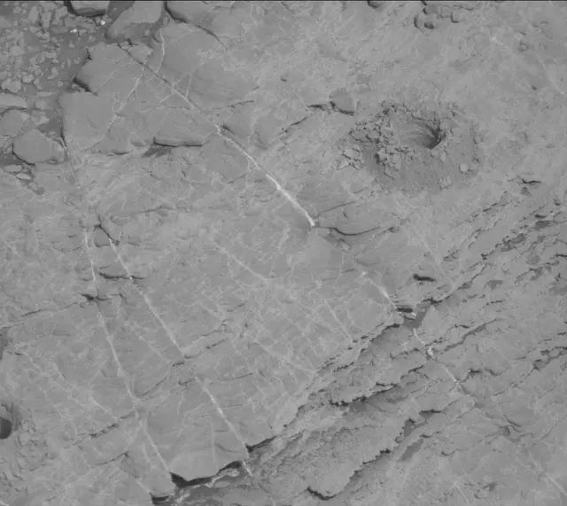 Sol 2528: Mast Camera (Mastcam)