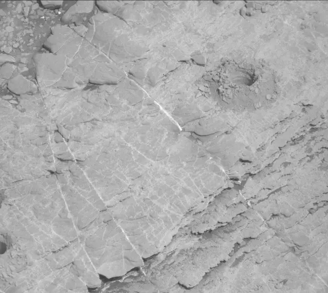 Sol 2528: Mast Camera (Mastcam)