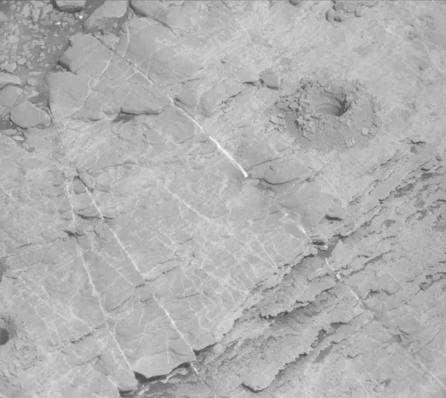 Sol 2528: Mast Camera (Mastcam)