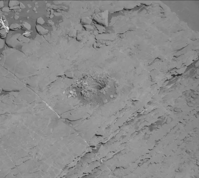 Sol 2532: Mast Camera (Mastcam)