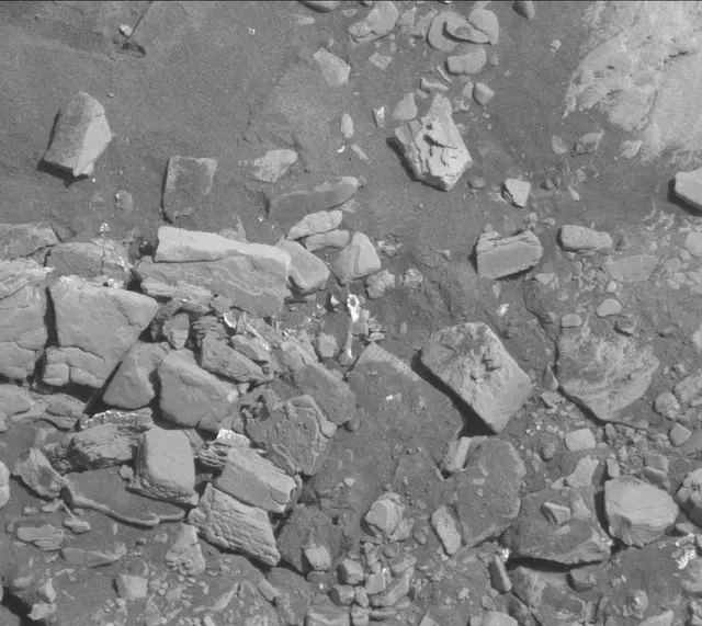 Sol 2532: Mast Camera (Mastcam)