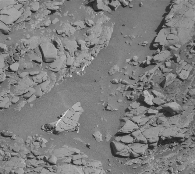 Sol 2535: Mast Camera (Mastcam)