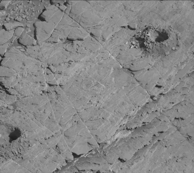 Sol 2538: Mast Camera (Mastcam)