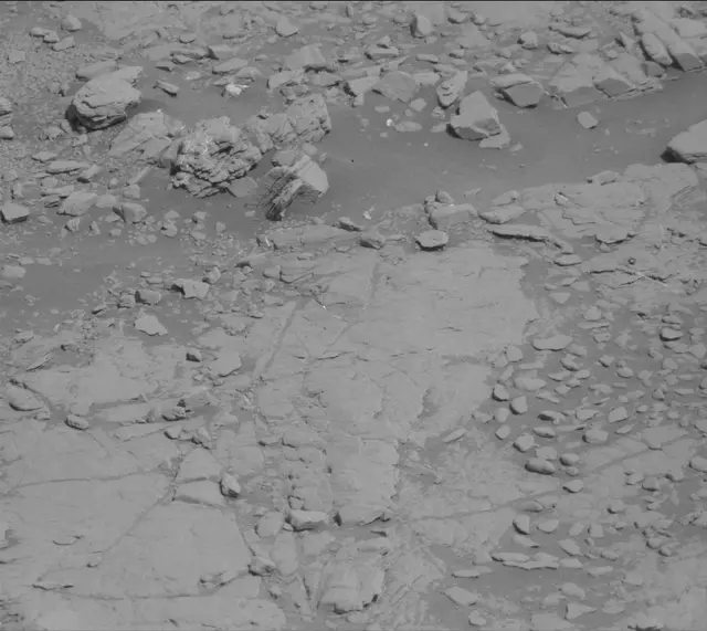 Sol 2541: Mast Camera (Mastcam)