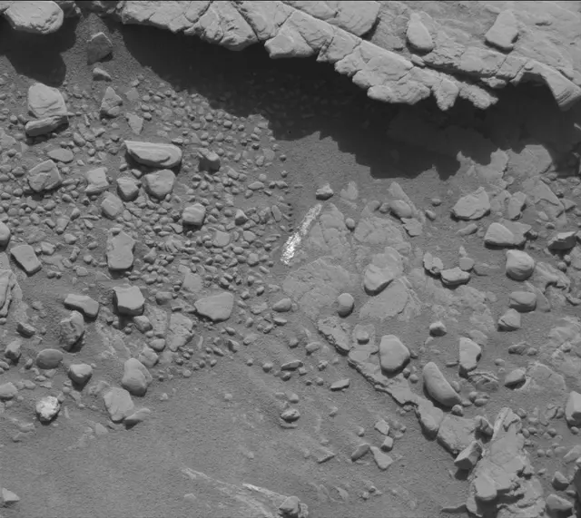 Sol 2548: Mast Camera (Mastcam)