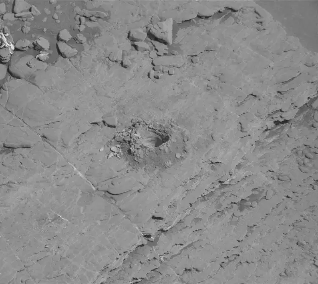 Sol 2549: Mast Camera (Mastcam)