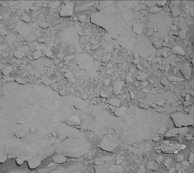 Sol 2550: Mast Camera (Mastcam)
