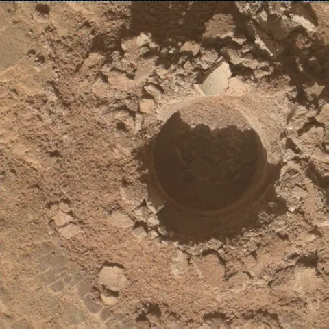 Sol 2550: Mars Hand Lens Imager (MAHLI)