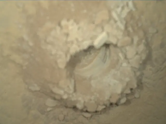 Sol 2551: Mars Hand Lens Imager (MAHLI)